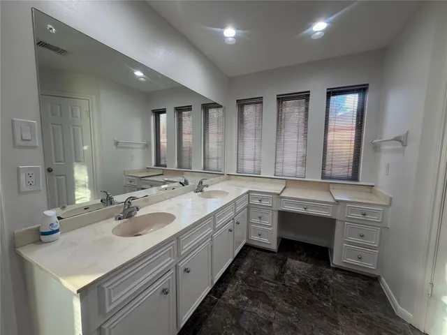 $2,200 | 15306 La Paloma Drive, Houston, TX 77083