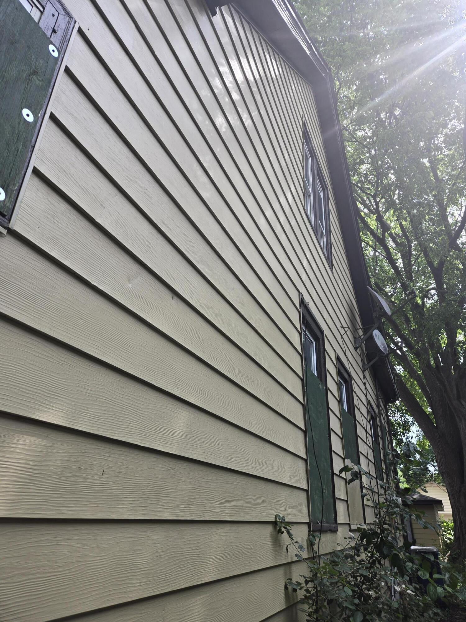 5326 North 38th Street Milwaukee, WI 53209 - Photo 2 of 18 5326 N 38th St