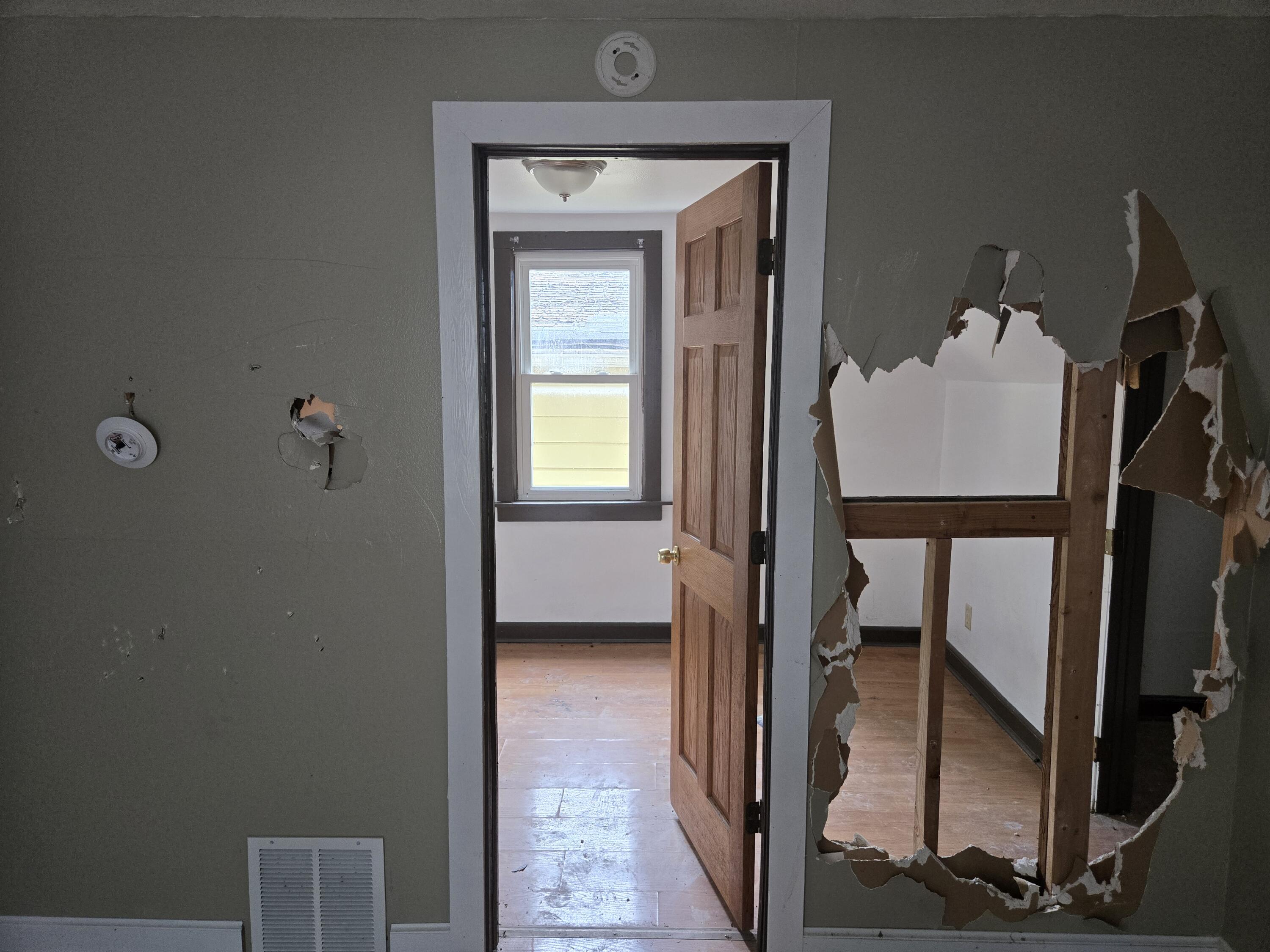 5326 North 38th Street Milwaukee, WI 53209 - Photo 4 of 18 5326 N 38th St