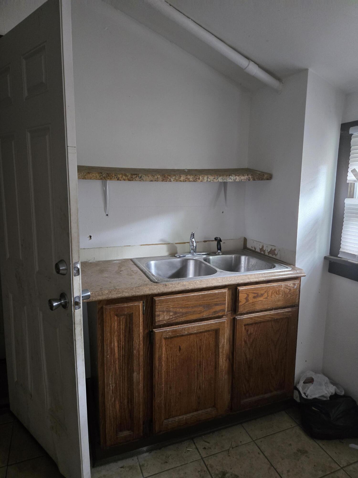 5326 North 38th Street Milwaukee, WI 53209 - Photo 7 of 18 5326 N 38th St