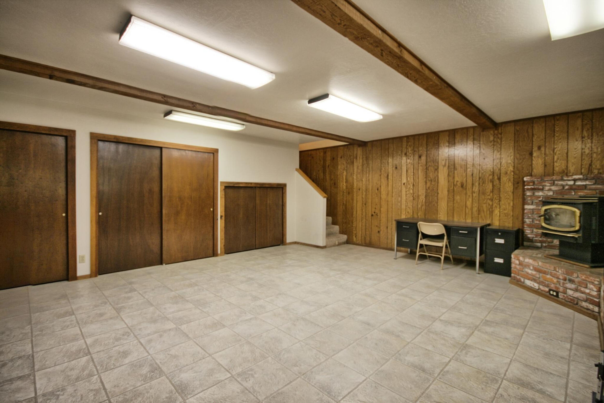 939 Beaver Creek Road Jacksonville, OR 97530 - Photo 34 of 53 lower level bonus room