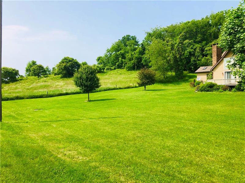 101 Lacy Road Uniontown, PA 15401 - Photo 4 of 25