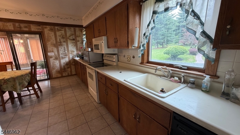 112 Allerton Road Annandale, NJ 08801 - Photo 33 of 50