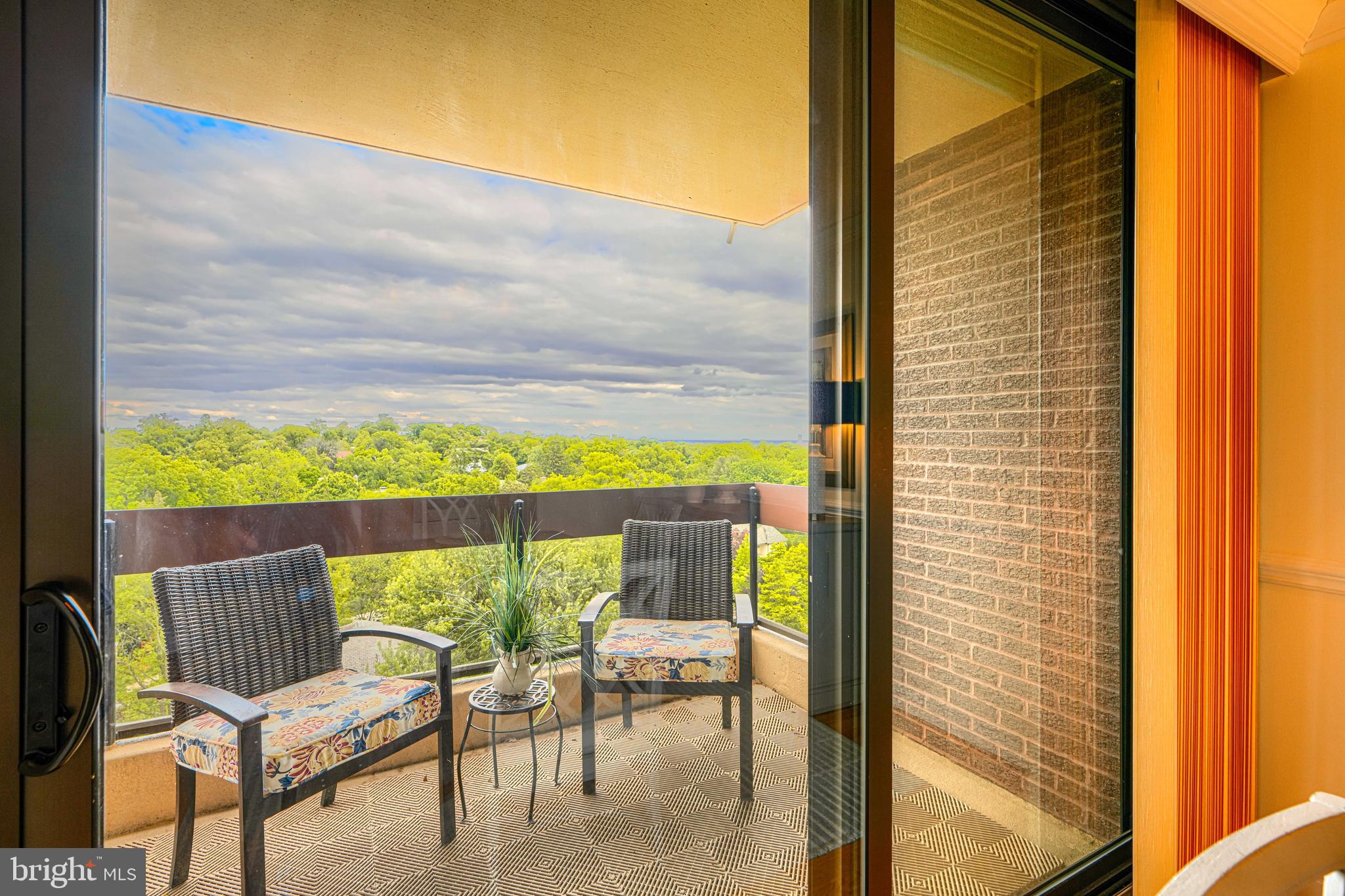 4100 North Charles Street, Unit 1010 Baltimore, MD 21218 - Photo 4 of 73 Views all the way to the water!