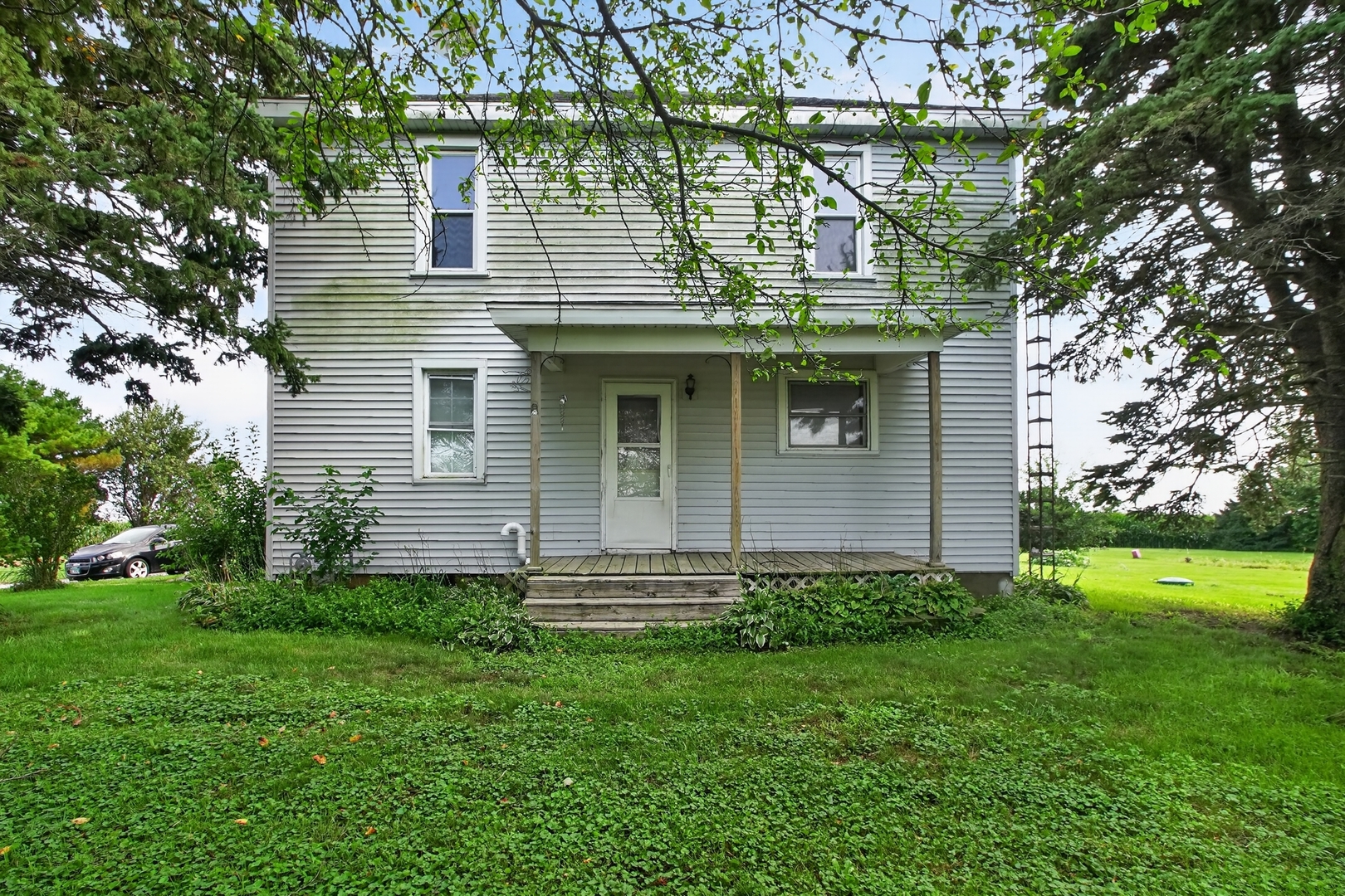 1112 North 33rd Road Ottawa, IL 61350 - Photo 1 of 25 Gallery Image 1