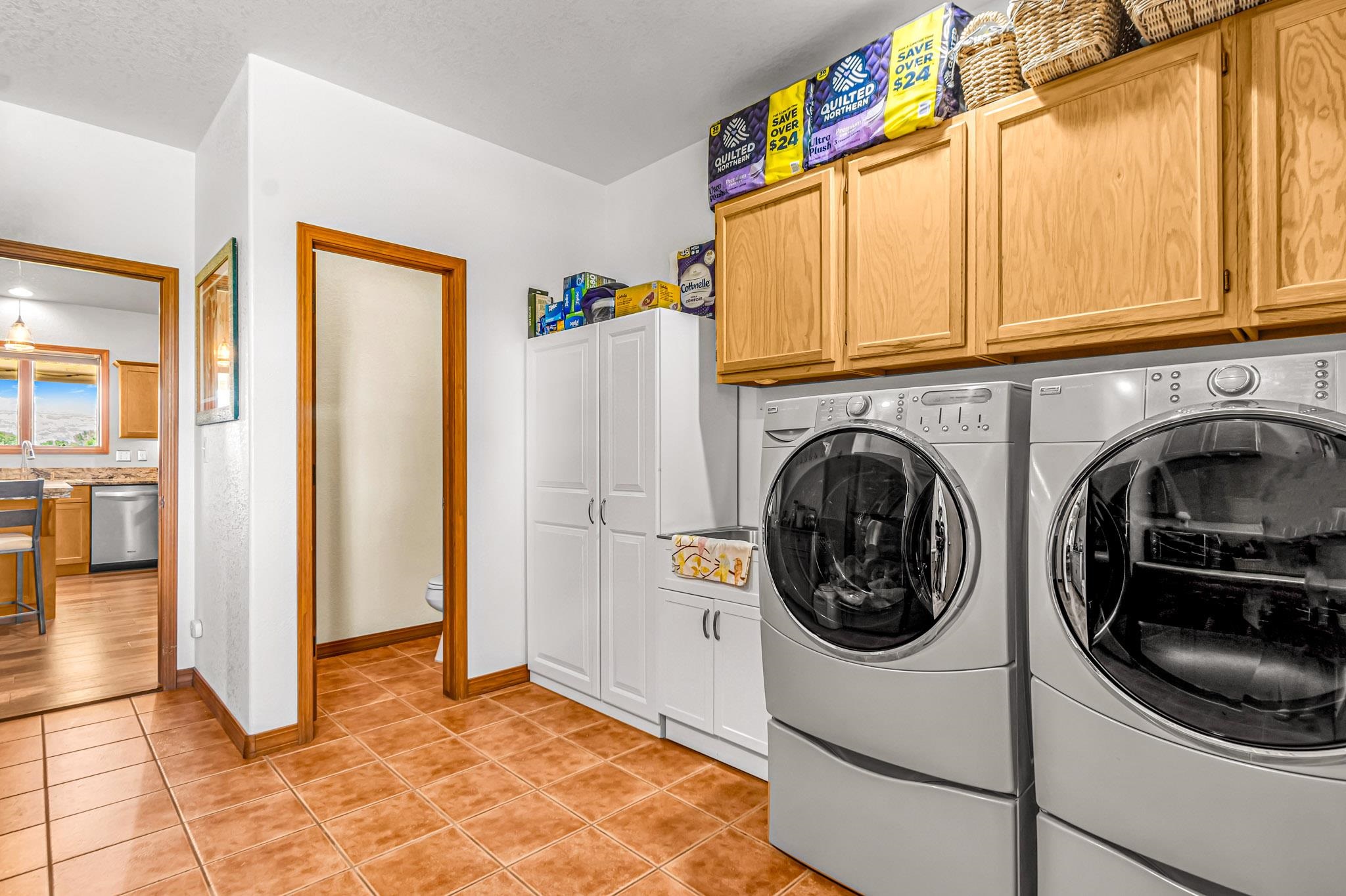985-20 20 1/2 Road Fruita, CO 81521 - Photo 32 of 42 a utility room with dryer and washer
