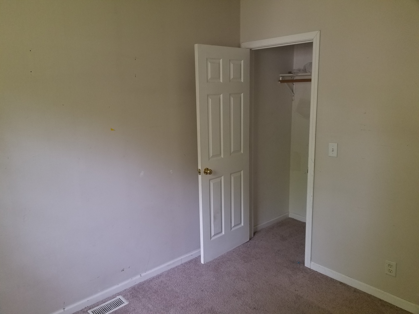 39477 North Hickory Avenue Antioch, IL 60002 - Photo 13 of 25 a view of a small space