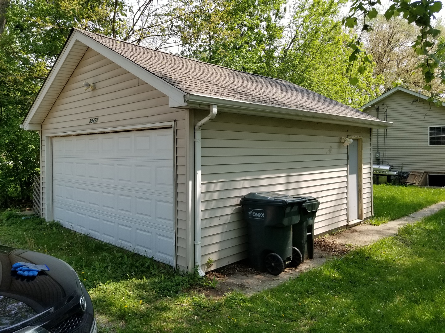 39477 North Hickory Avenue Antioch, IL 60002 - Photo 19 of 25 a view of a small house with a yard