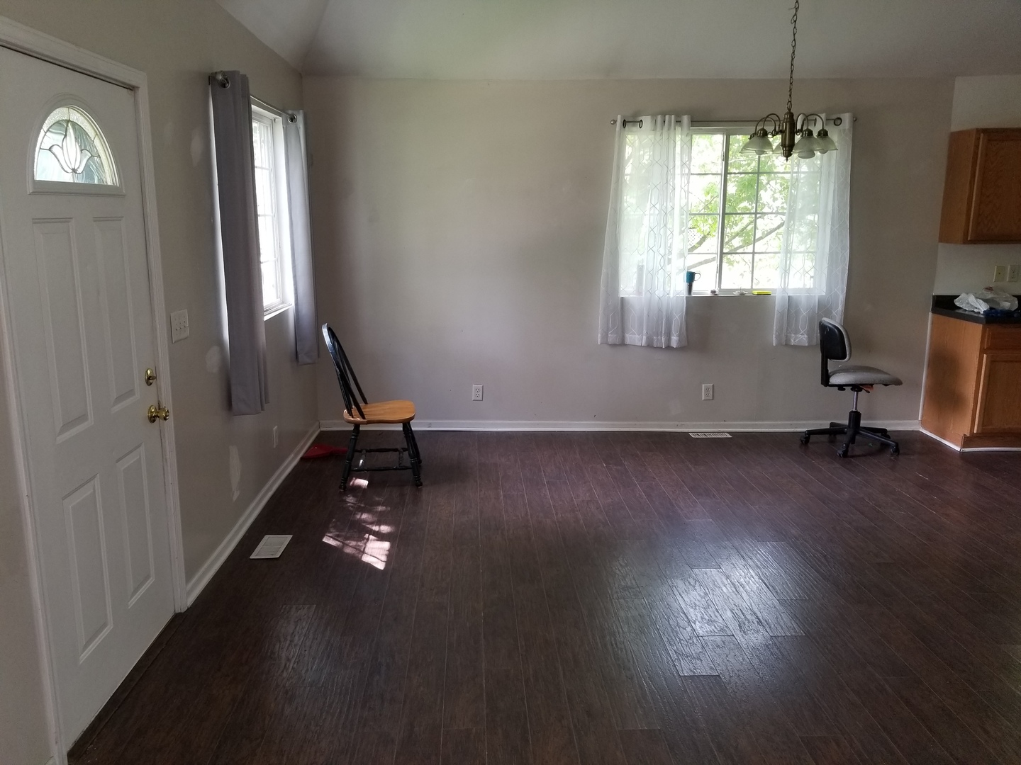 39477 North Hickory Avenue Antioch, IL 60002 - Photo 10 of 25 a view of a room with gym equipment
