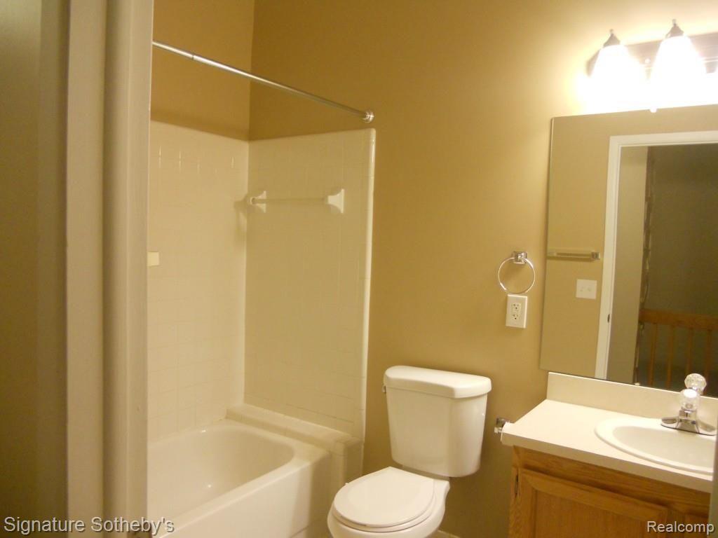 22262 Pondview, Unit 19 Novi, MI 48375 - Photo 18 of 29