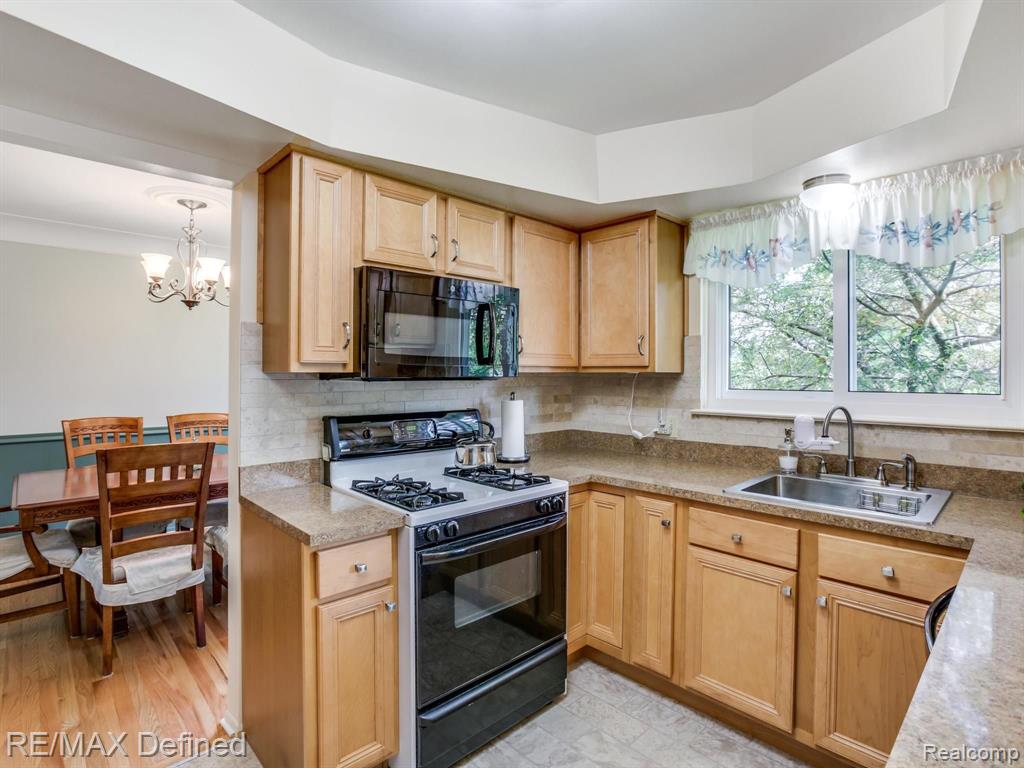 12033 Diegel Road Warren, MI 48093 - Photo 6 of 20