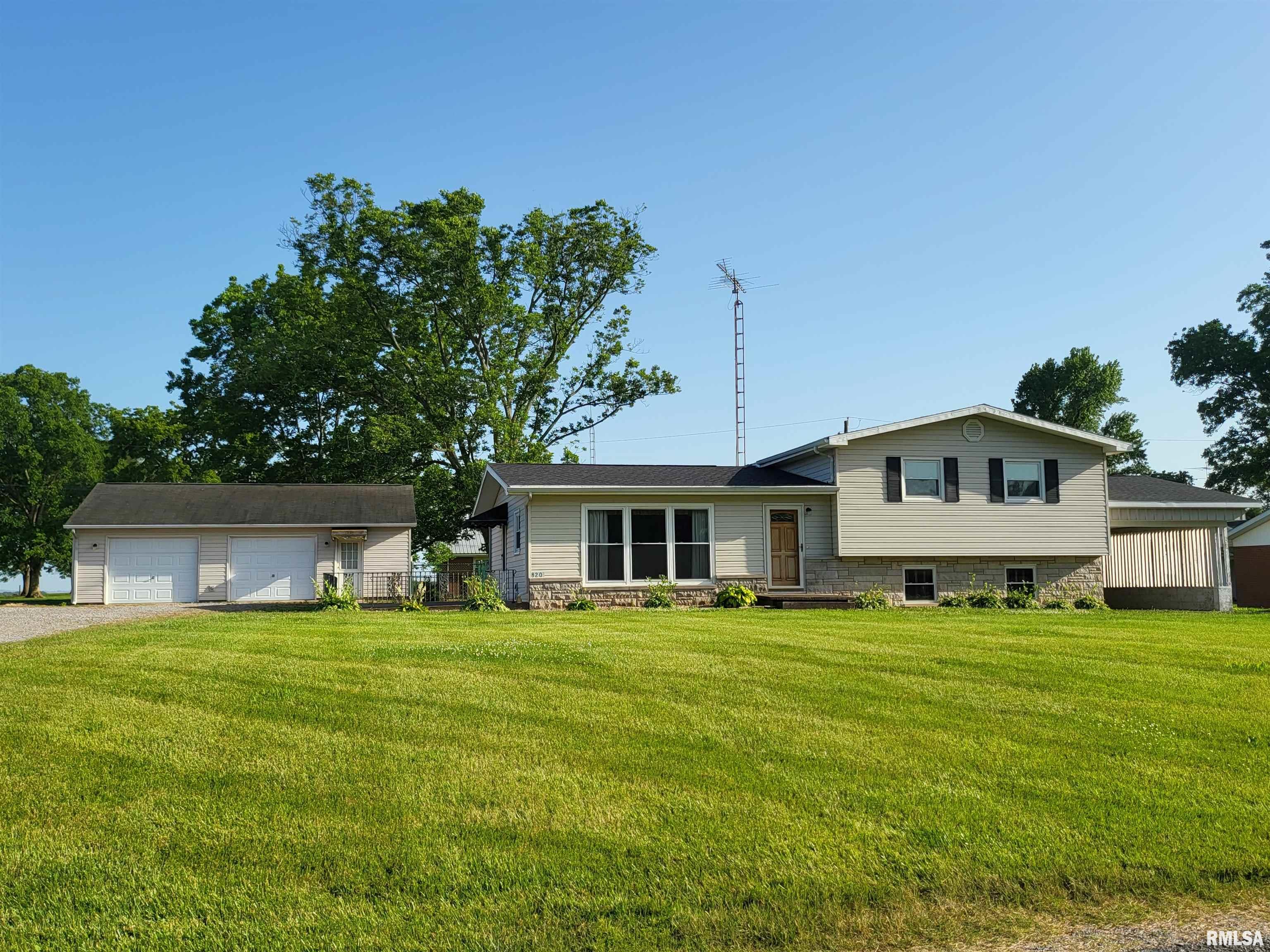 820 East Mary Street Ridgway, IL 62979 - Photo 1 of 37 Gallery Image 1