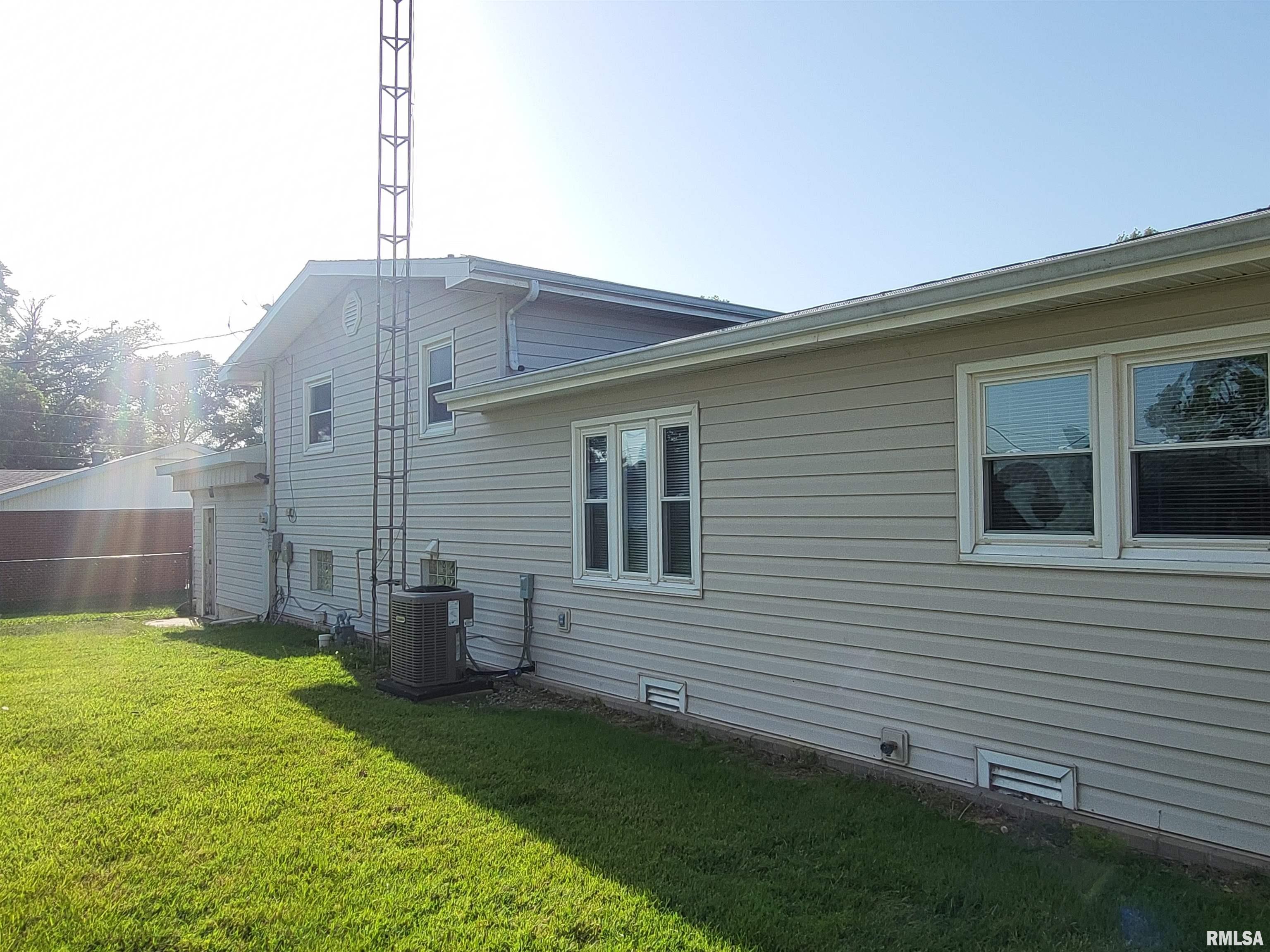 820 East Mary Street Ridgway, IL 62979 - Photo 6 of 37 Gallery Image 6