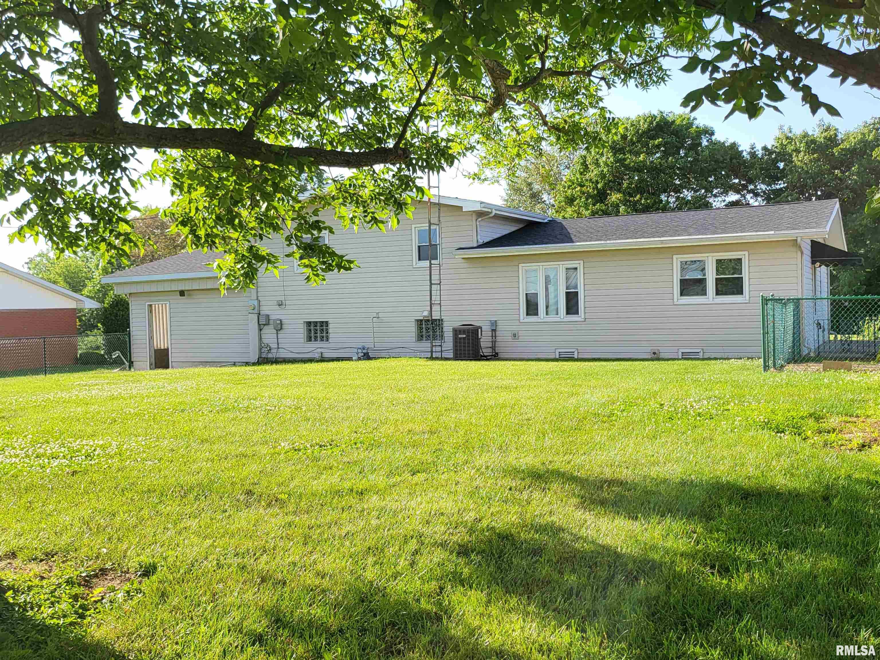 820 East Mary Street Ridgway, IL 62979 - Photo 7 of 37 Gallery Image 7