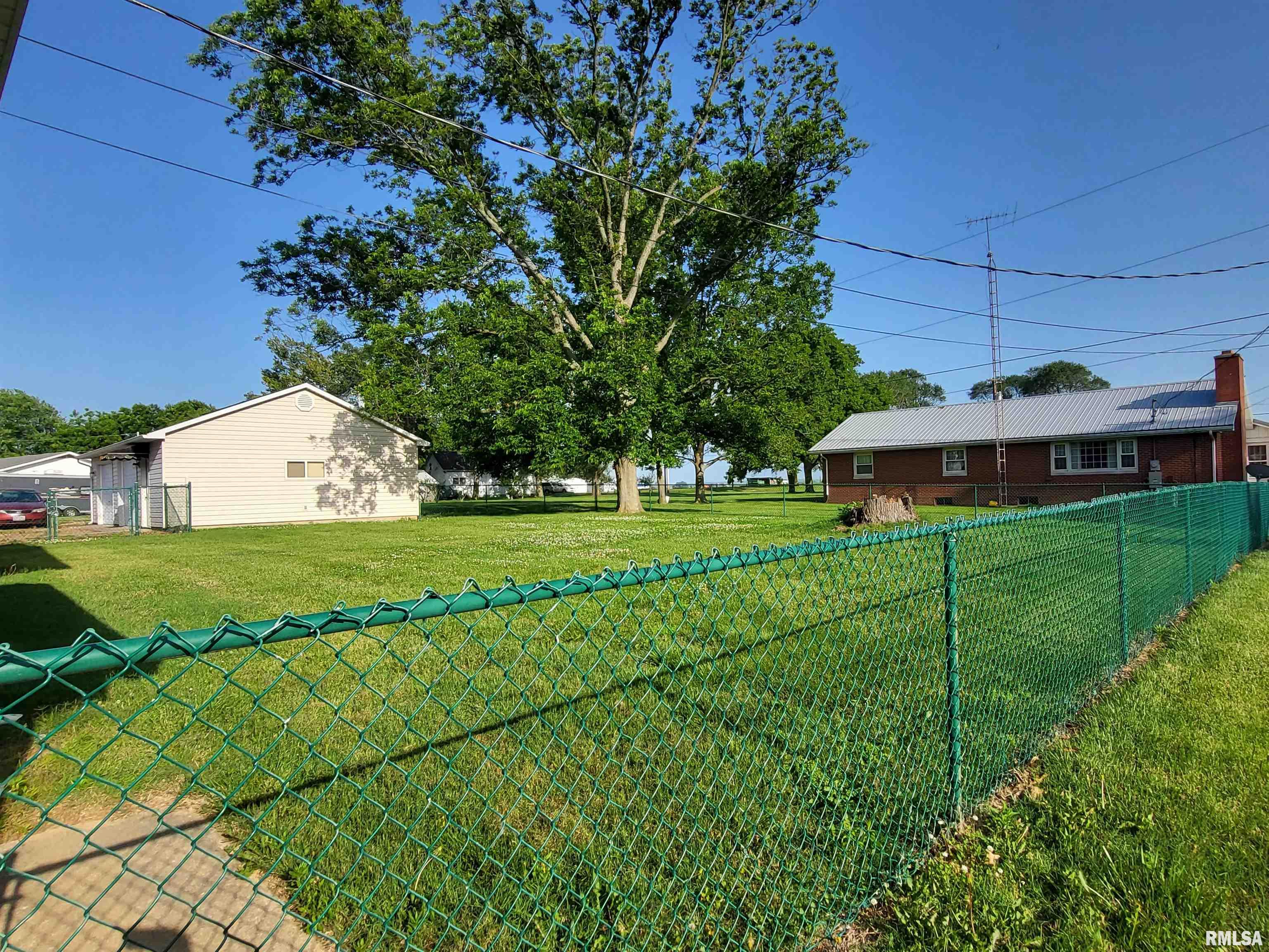 820 East Mary Street Ridgway, IL 62979 - Photo 9 of 37 Gallery Image 9