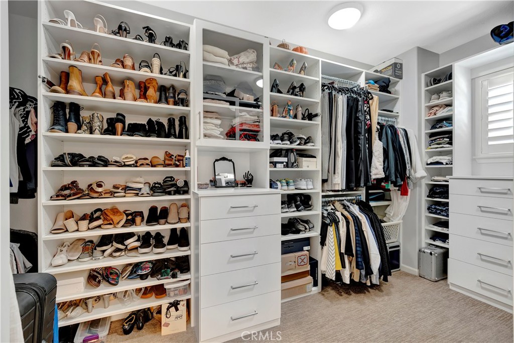 302 Summit Crest Lake Forest, CA 92630 - Photo 23 of 40 Custom Closet