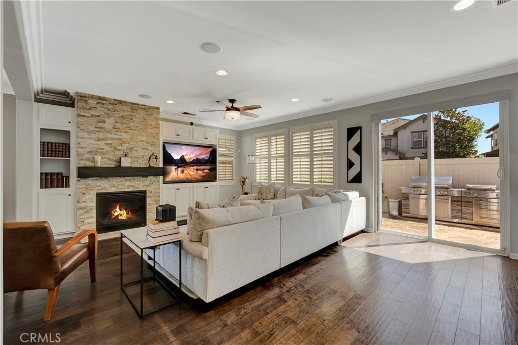 302 Summit Crest Lake Forest, CA 92630 - Photo 6 of 40