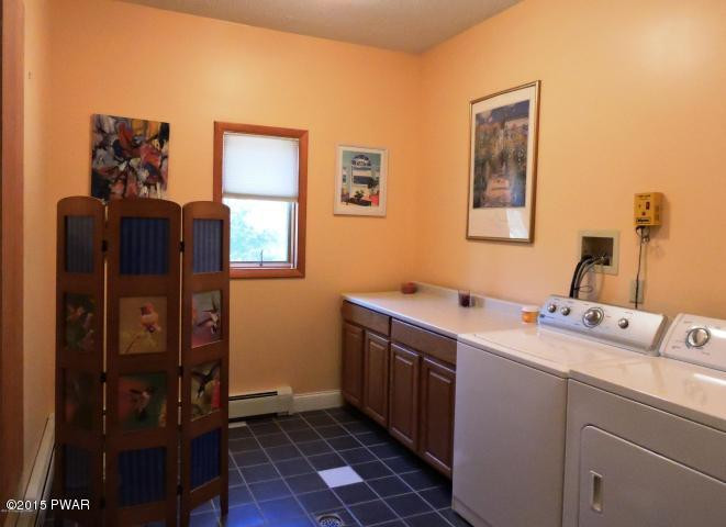 5138 Hound Ears Road Tobyhanna, PA 18466 - Photo 16 of 56