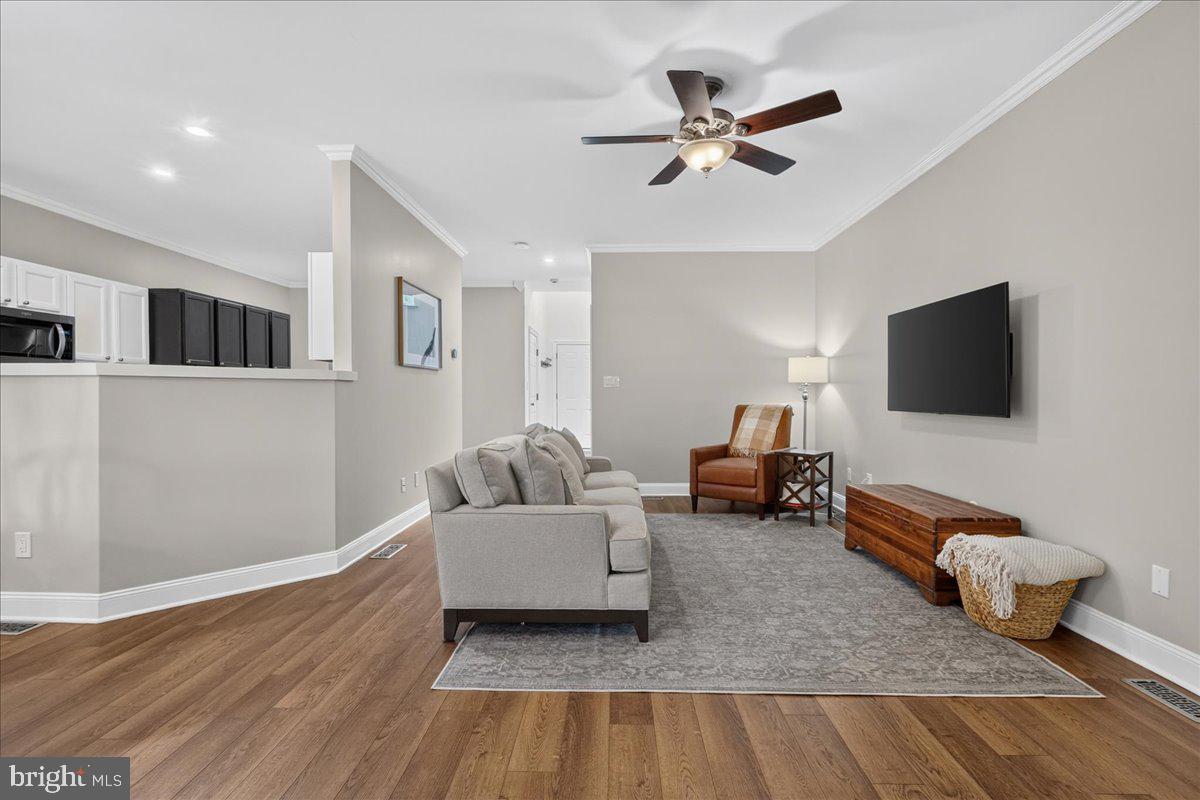 482 Buchanan Road Perkasie, PA 18944 - Photo 7 of 39 Living Room