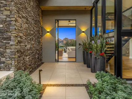 $8,900,000 | 7540 North Lakeside Lane, Paradise Valley, AZ 85253