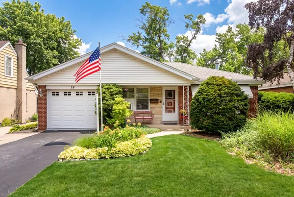 $519,900 | 19 North Seminary Avenue, Park Ridge, IL 60068