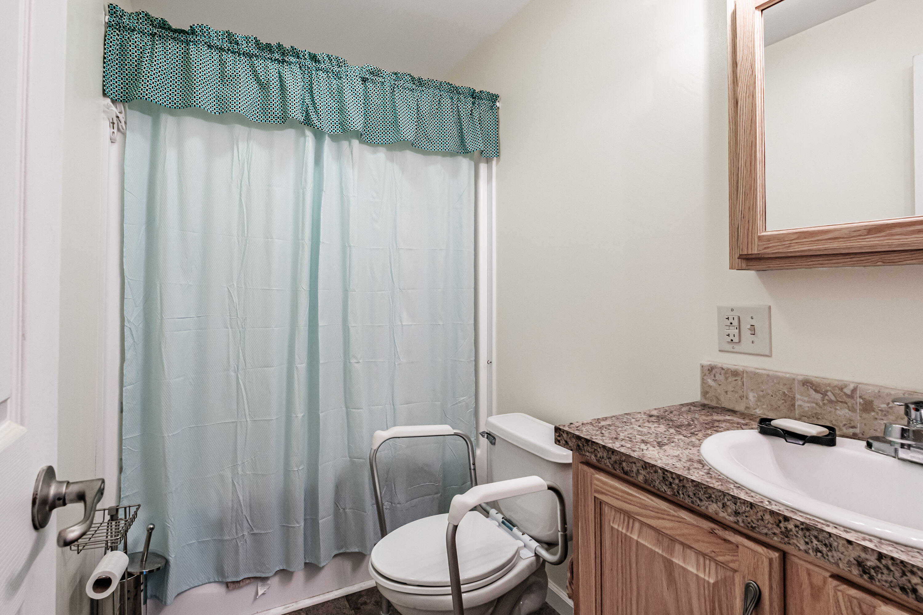 248 Hooper Ledge Road Paris, ME 04281 - Photo 41 of 51 Second bathroom