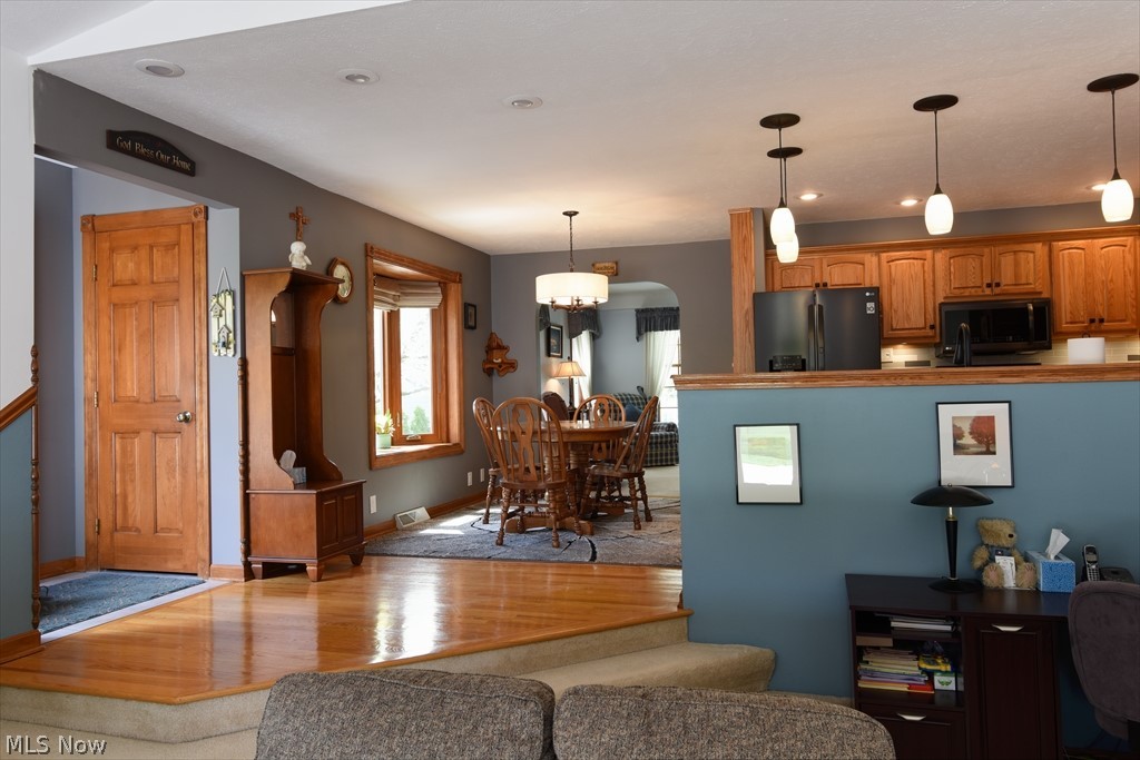 9901 Ridge Road North Royalton, OH 44133 - Photo 7 of 32 Gallery Image 7