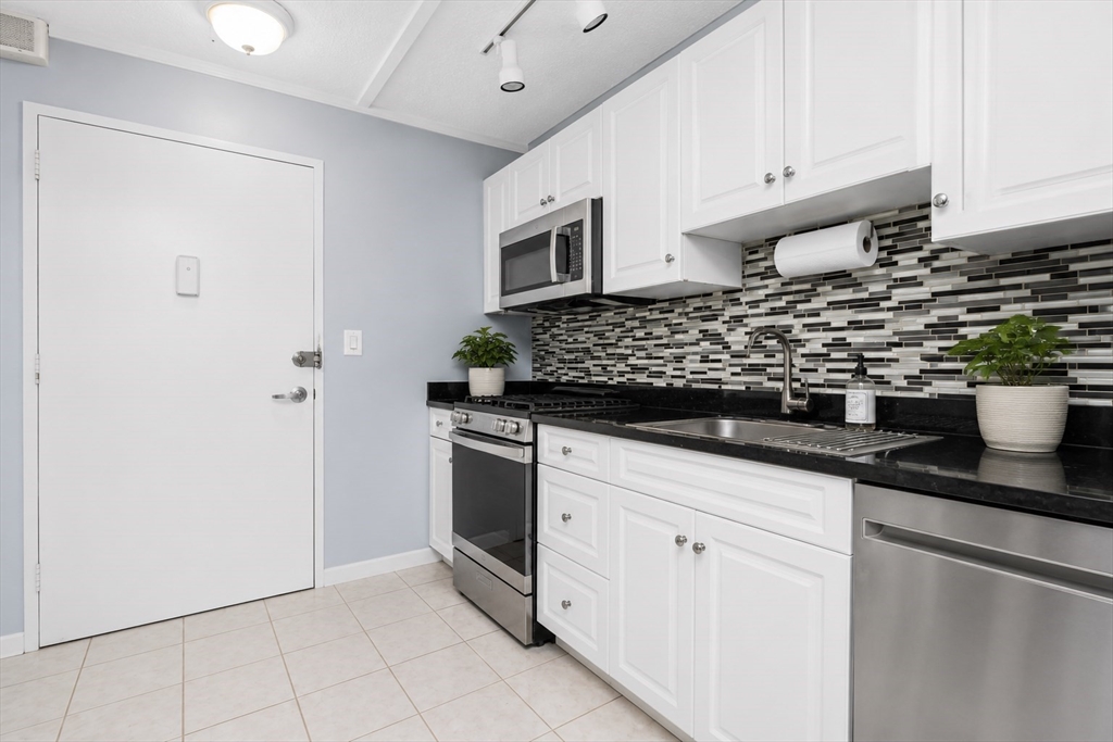 44 Washington Street, Unit 1113 Brookline, MA 02445 - Photo 25 of 28