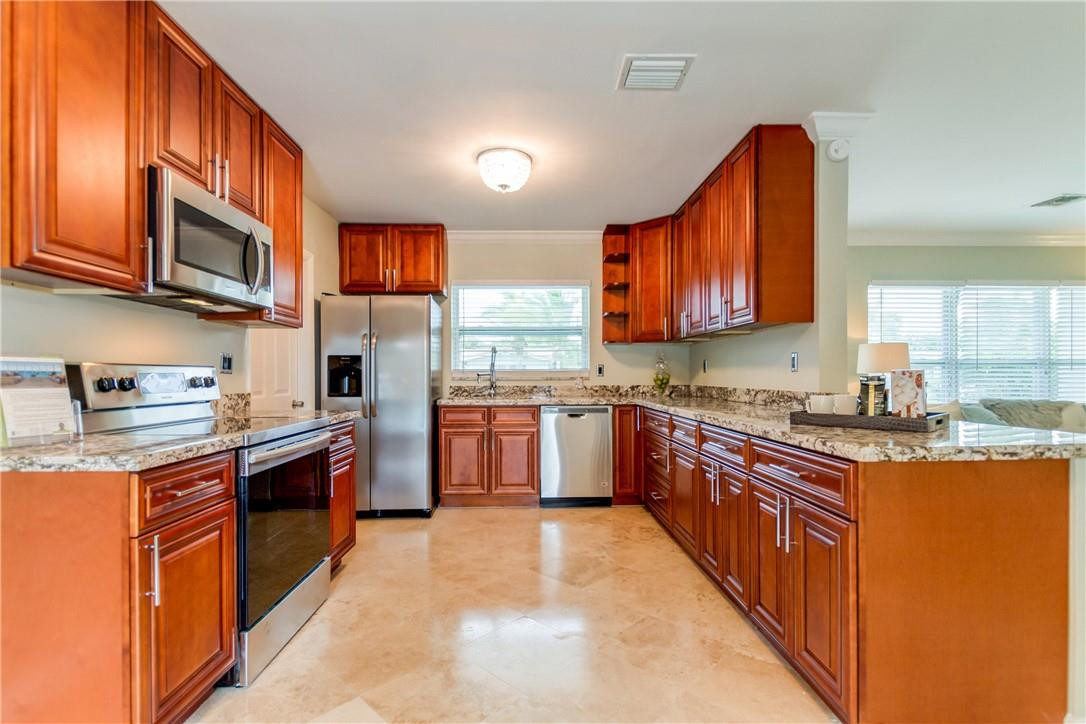 2750 Northeast 53rd Street Lighthouse Point, FL 33064 - Photo 2 of 32 Photo 2
