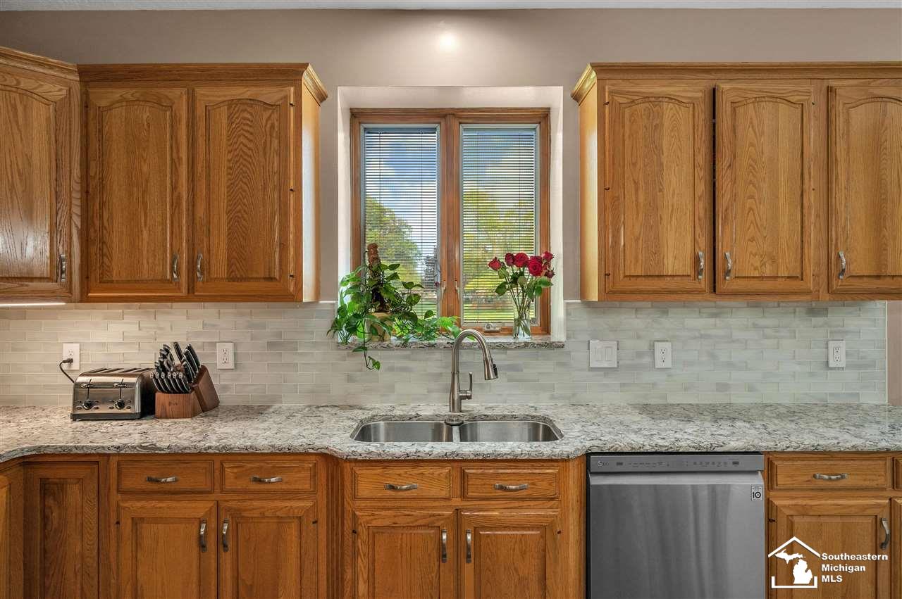 4073 Brest Road Newport, MI 48166 - Photo 20 of 48