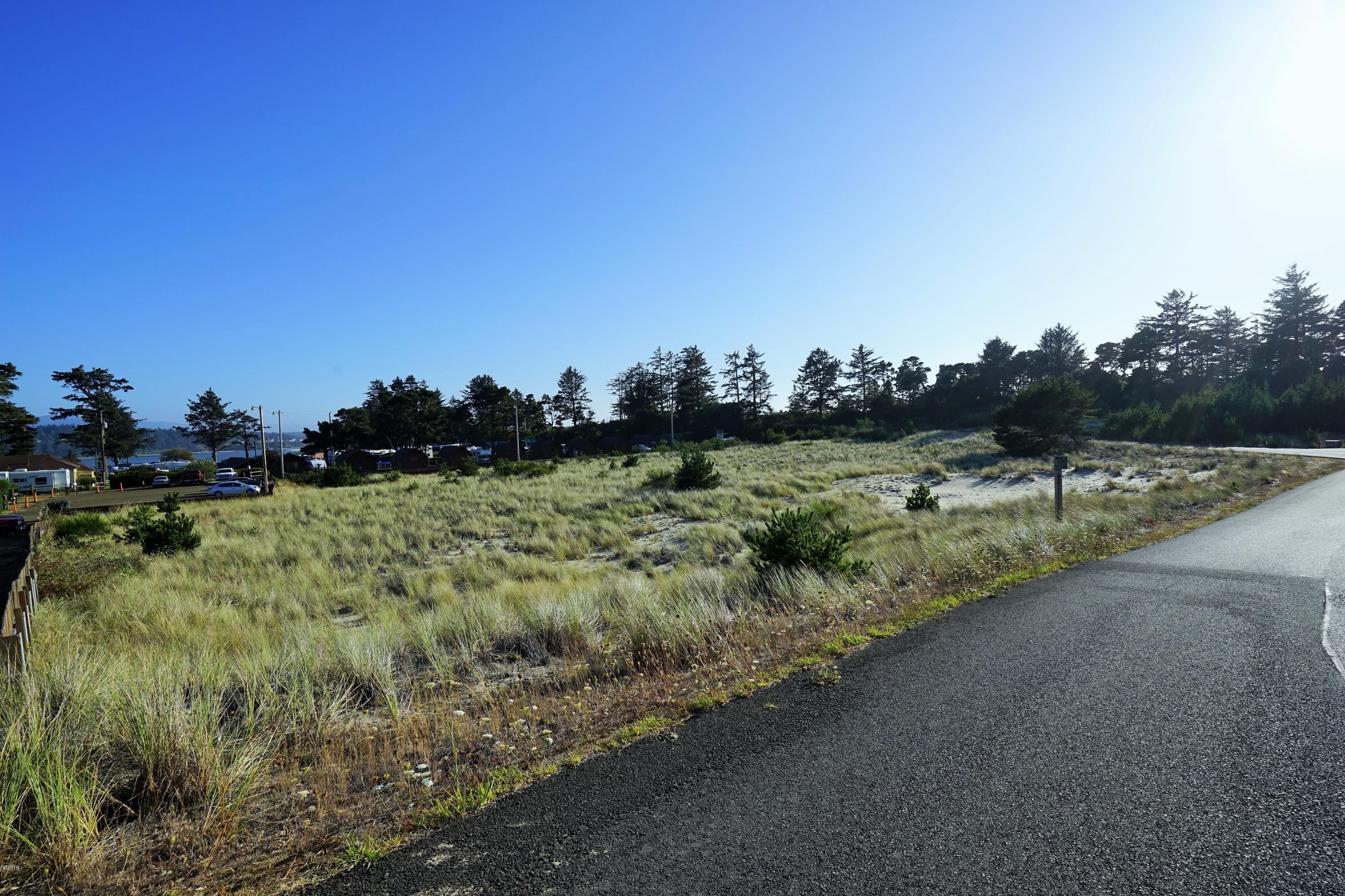 301 Minor Park Road Waldport, OR 97394 - Photo 4 of 5 Peeks of the Bay