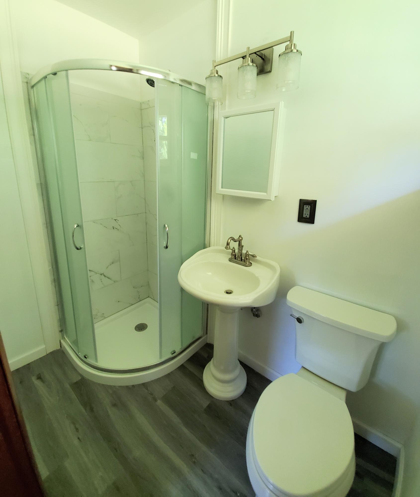 7631 Dewayne Road Chattanooga, TN 37416 - Photo 8 of 12 Master bath