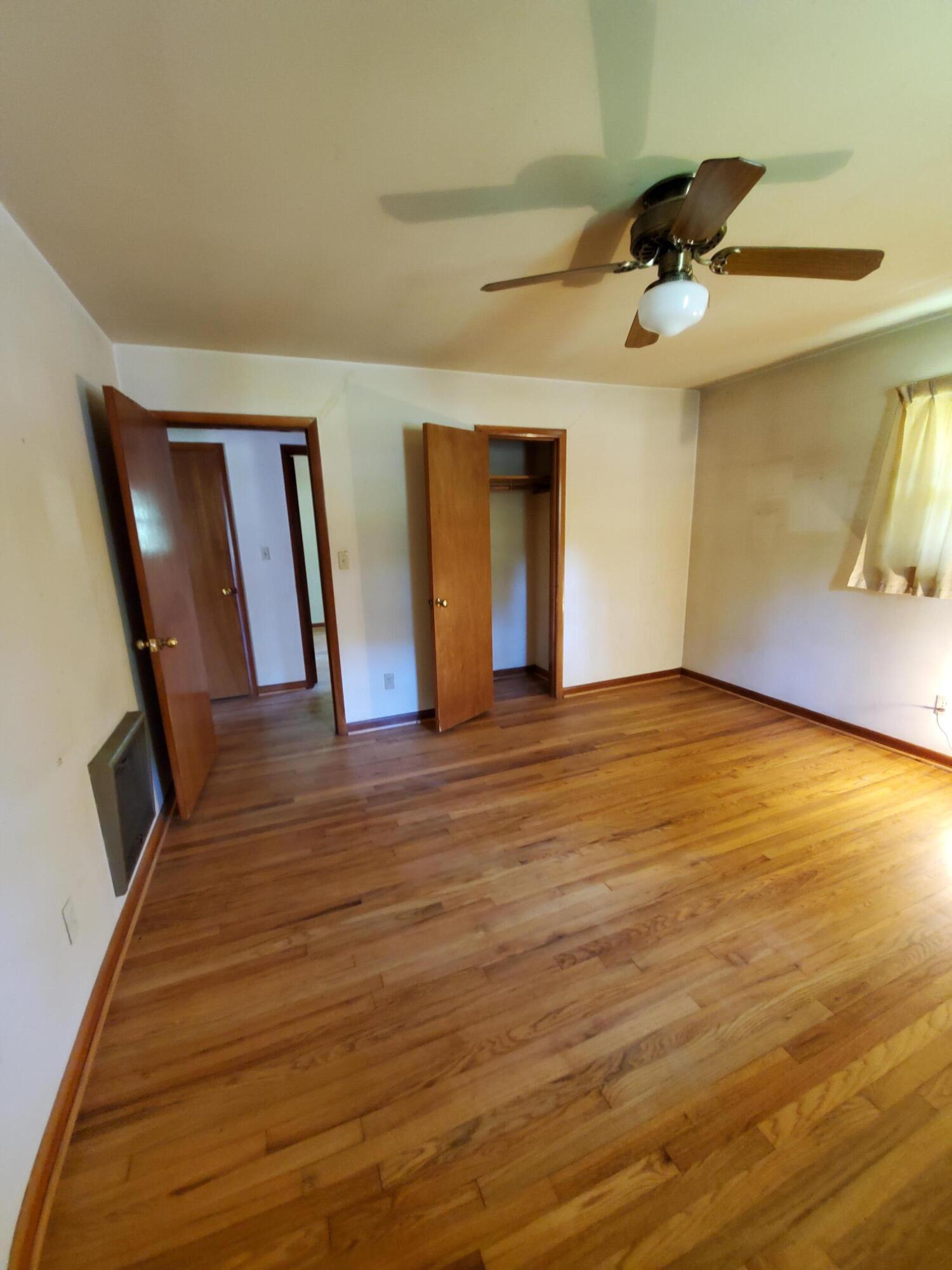 7631 Dewayne Road Chattanooga, TN 37416 - Photo 9 of 12 Third bedroom