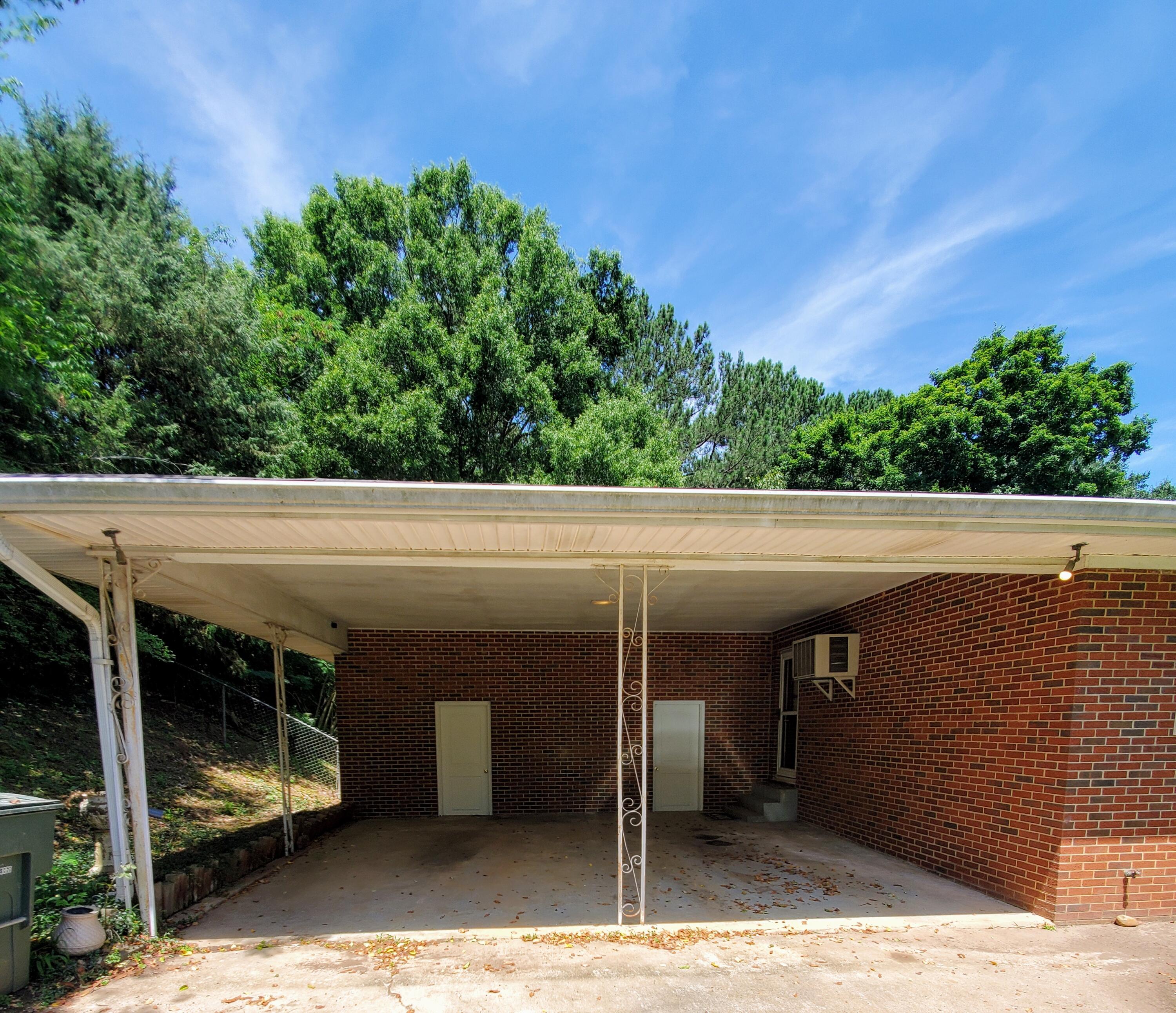 7631 Dewayne Road Chattanooga, TN 37416 - Photo 10 of 12 Double carport