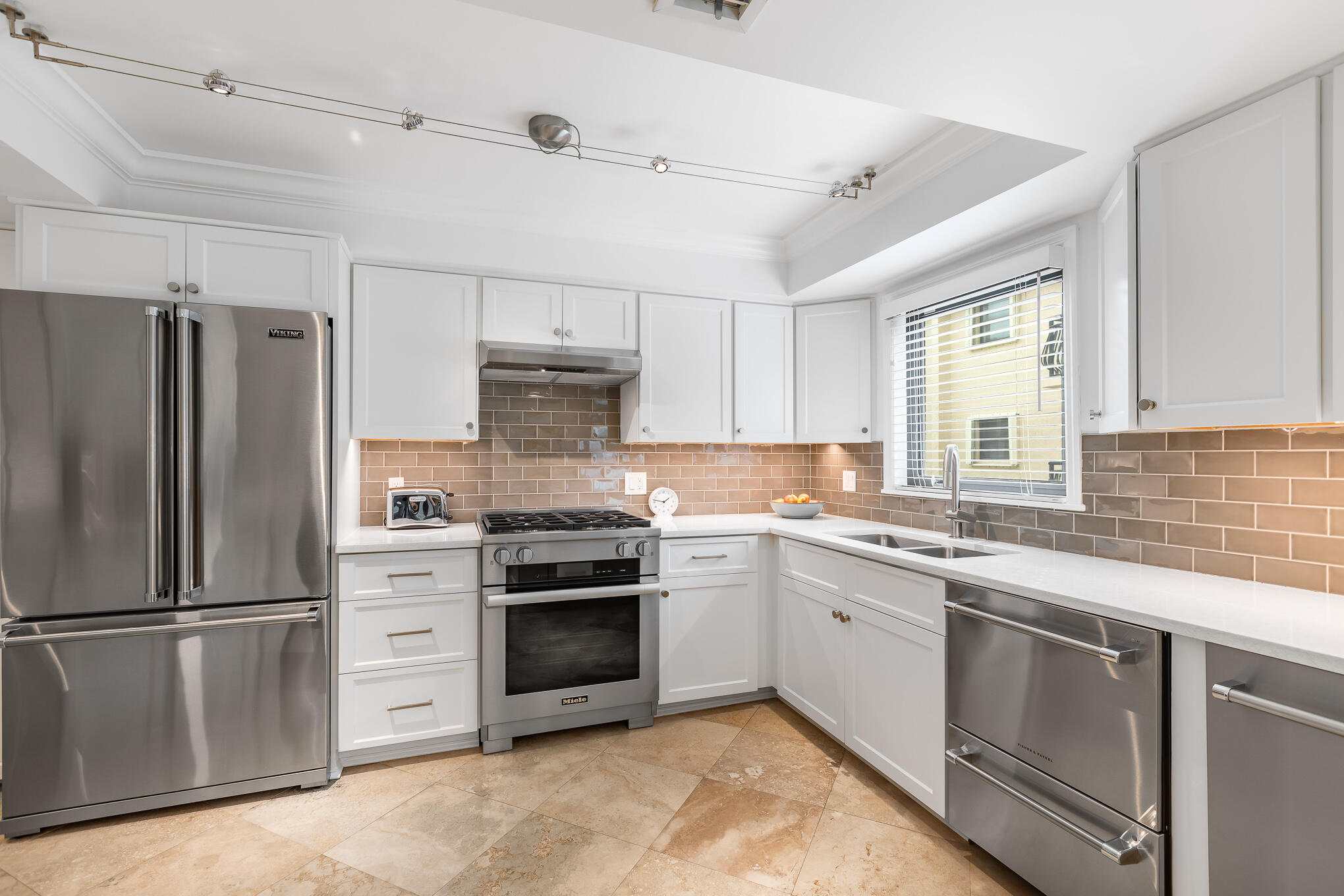 1616 Atlantic Boulevard, Unit 15 Key West, FL 33040 - Photo 9 of 43 1616 ATLANTIC #15 WEB-13