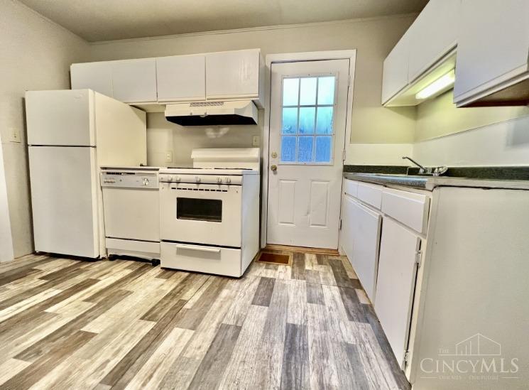 2281 East Galbraith Road Reading, OH 45237 - Photo 2 of 9 Gallery Image 2
