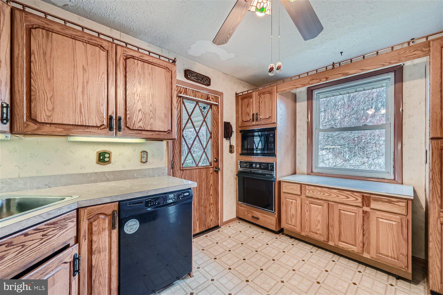 4306 Piney Park Road Perry Hall, MD 21128 - Photo 11 of 26 Bright space