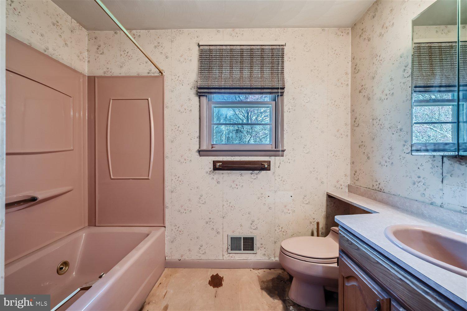 4306 Piney Park Road Perry Hall, MD 21128 - Photo 16 of 26 Hall bath