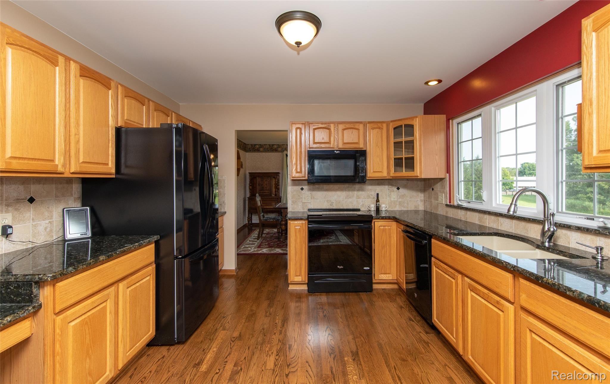 5397 Clarkston Road Clarkston, MI 48348 - Photo 11 of 60 9.JPG