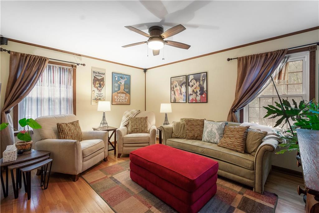 52 Newgate Road Pittsburgh, PA 15202 - Photo 19 of 48 Current Owners Use this Space as a TV Room