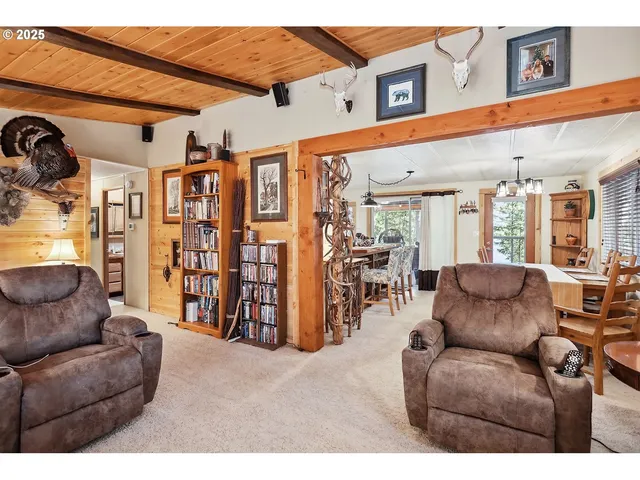 $399,000 | 328 Ponderosa Place, Wamic, OR 97063