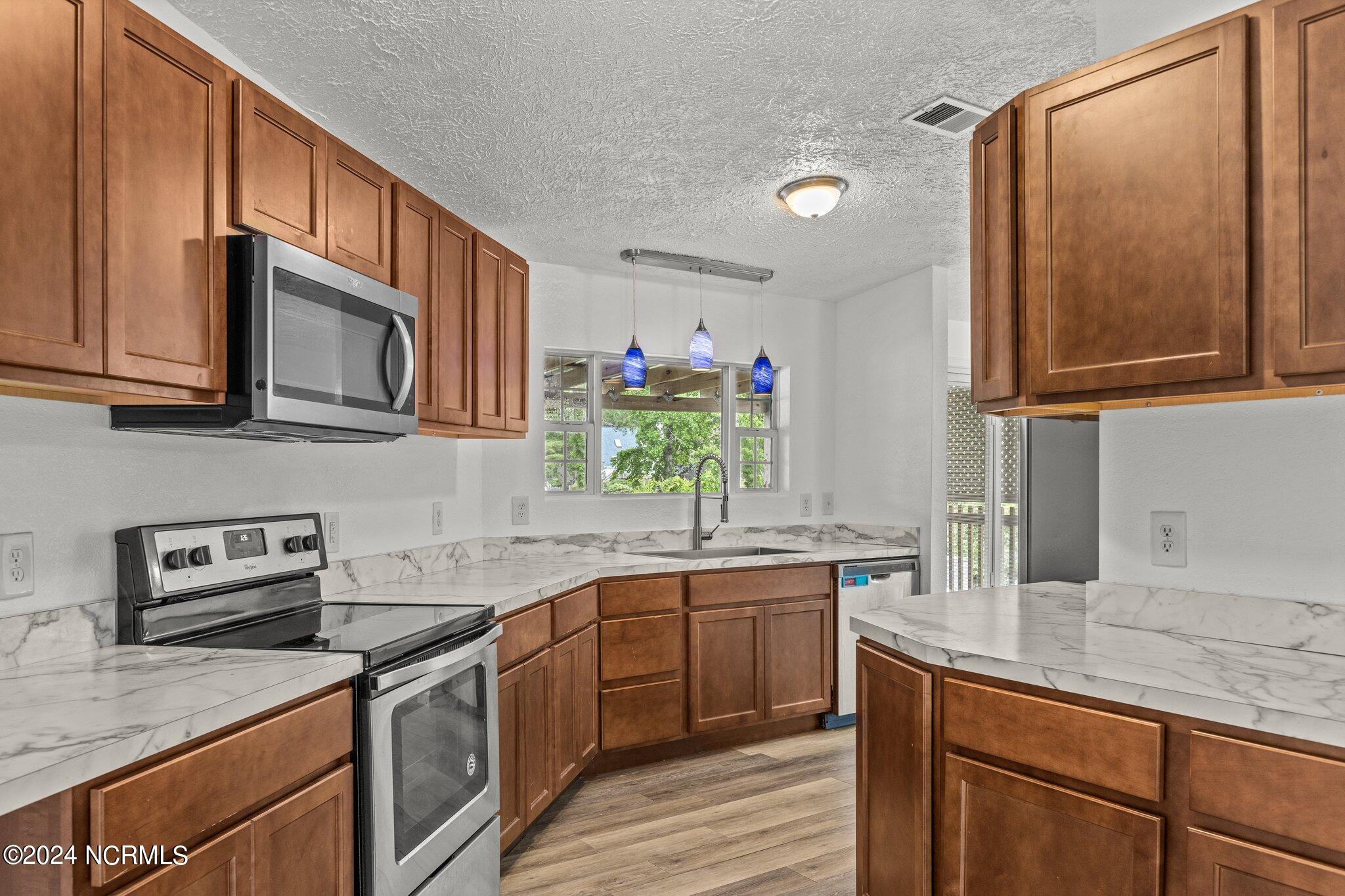 263 Hilltop Road Newport, NC 28570 - Photo 11 of 52 11-web-or-mls-1S3A4476