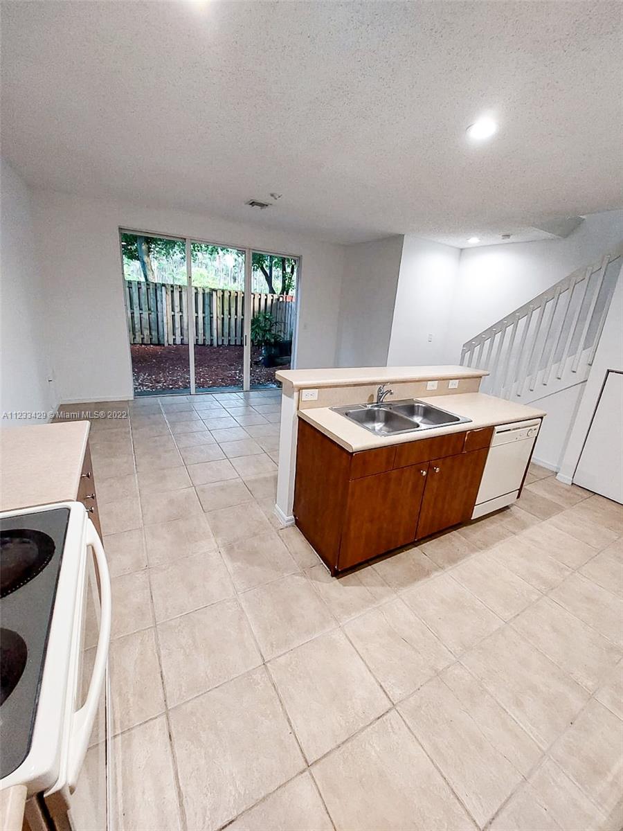 4282 Northeast 9th Street, Unit 4282 Homestead, FL 33033 - Photo 10 of 28