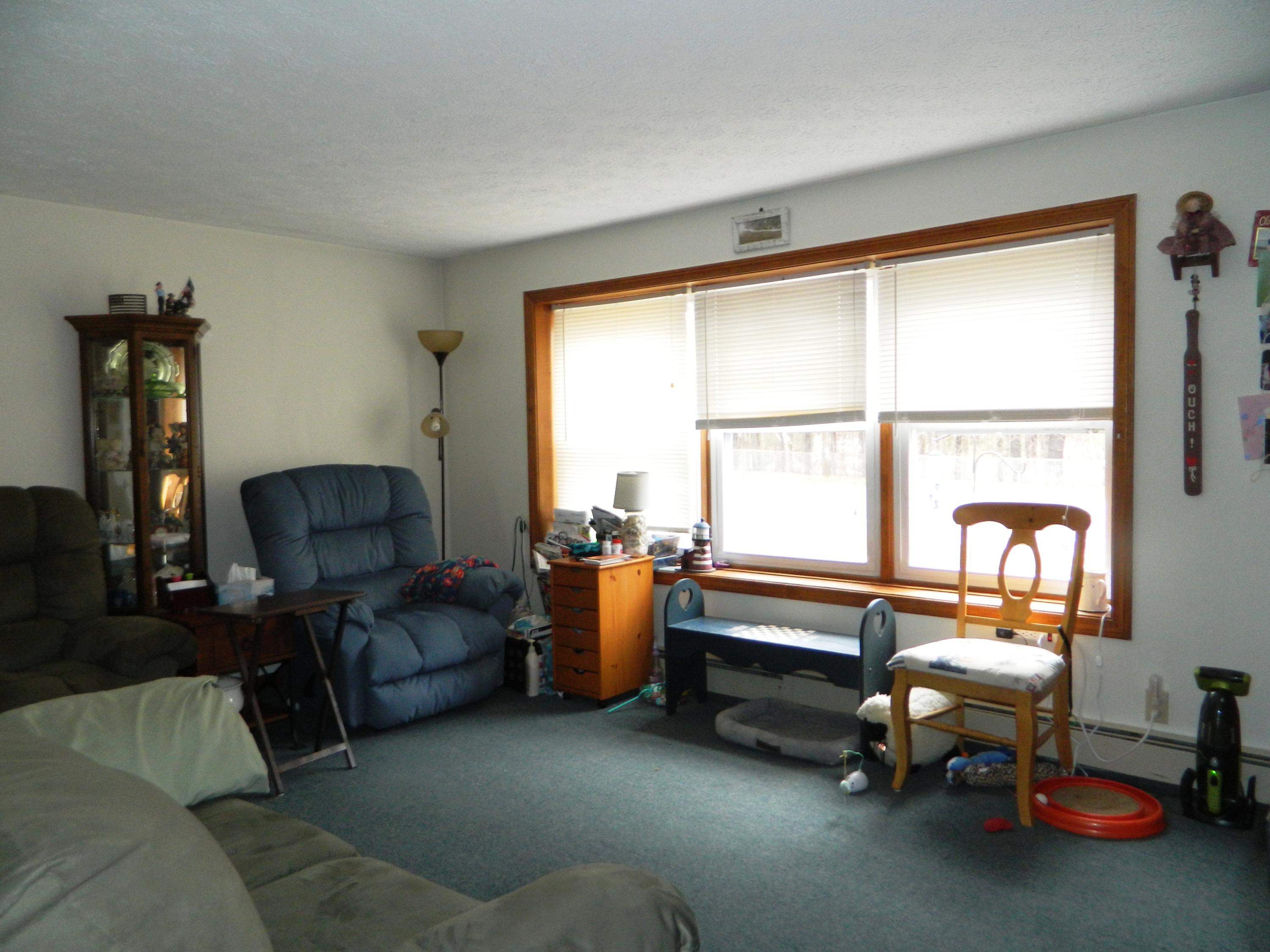 387 Main Street Springvale, ME 04083 - Photo 4 of 17 Unit B Living Room - 387 Main Street Spr