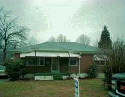 1907 Lynn Lea Road Louisville, KY 40216 - Photo 1 of 1 Primary Photo