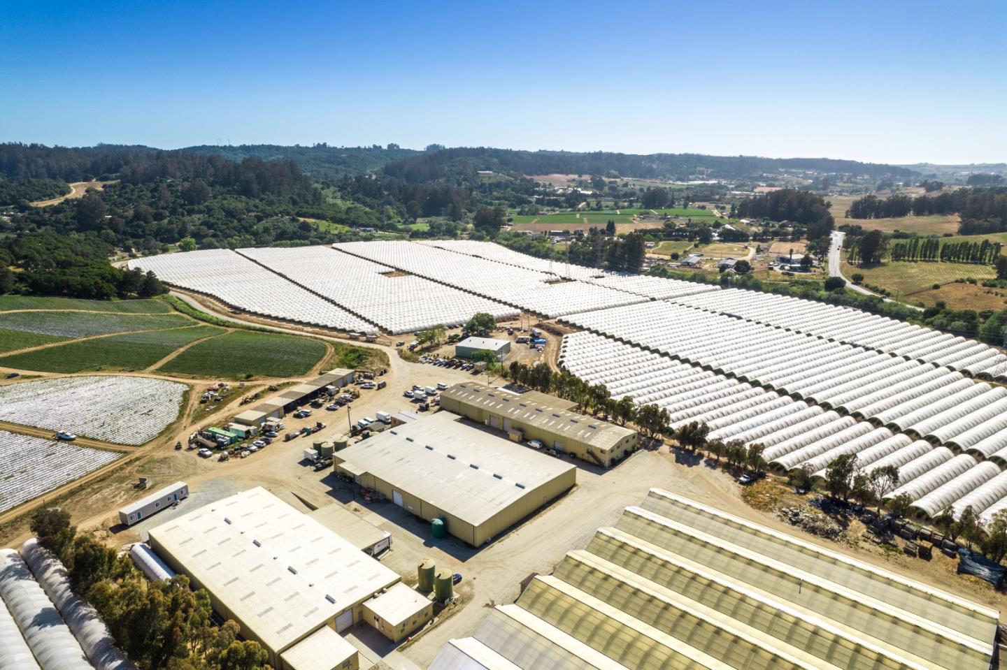 Maher Road Watsonville, CA 95076 - Photo 18 of 20 a view of a terrace with a yard
