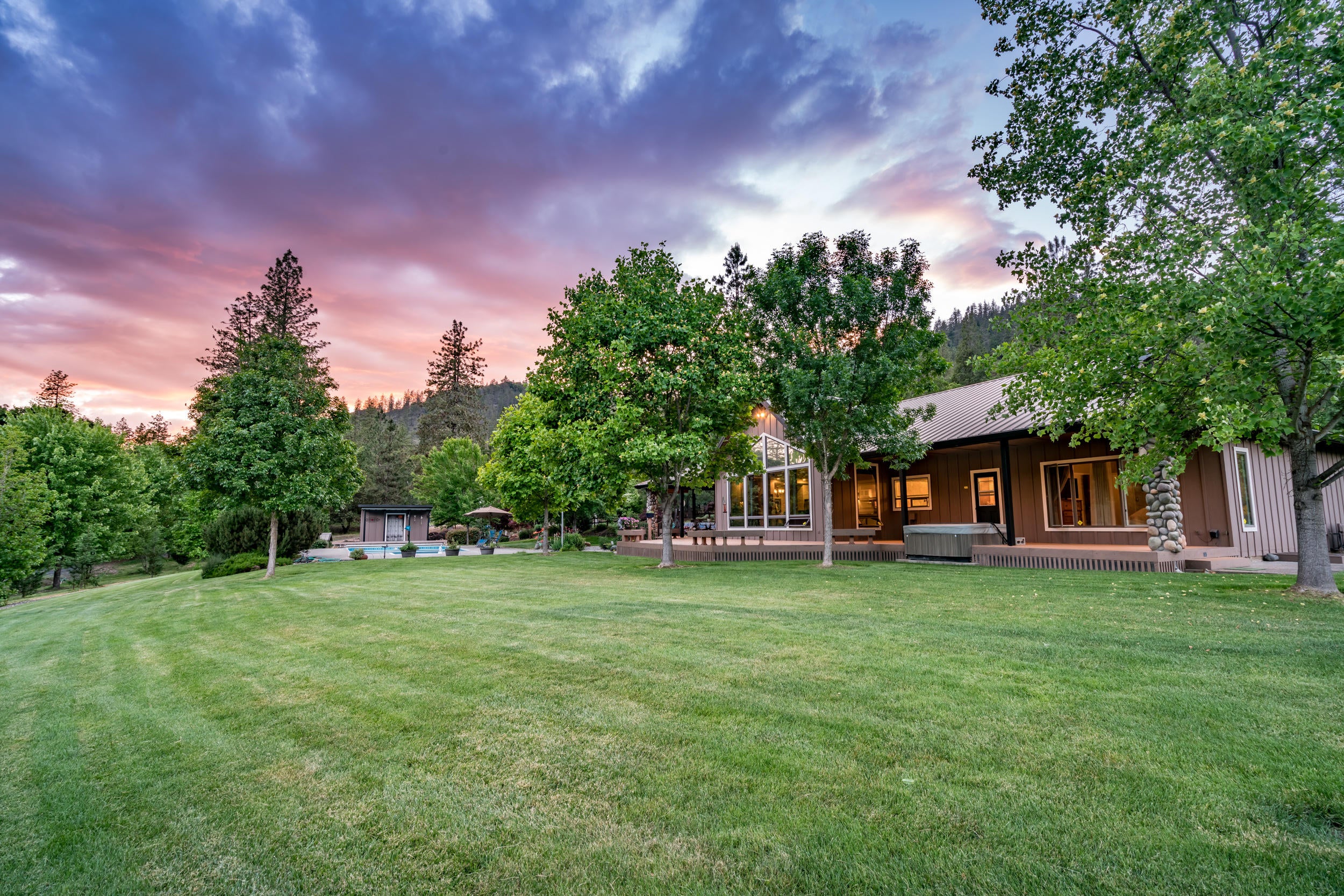 355 Naturescape Road Grants Pass, OR 97527 - Photo 2 of 59 000