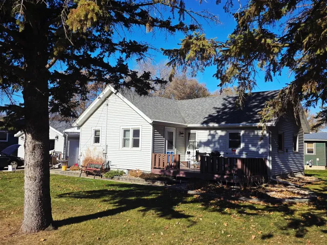 $156,000 | 901 2nd Street Northwest, Pipestone, MN 56164