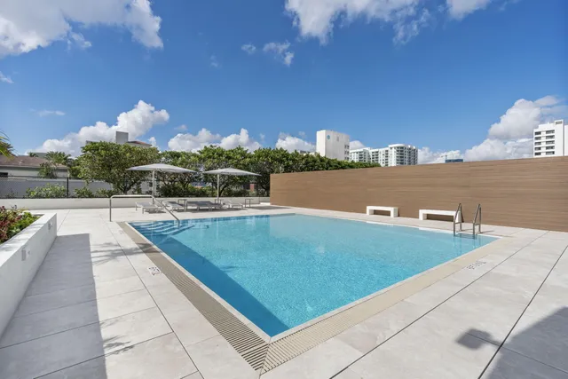 a picture of a building