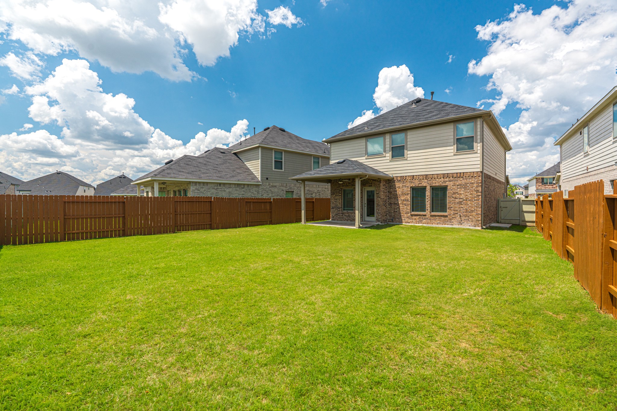 10530 Preserve Way Conroe, TX 77385 - Photo 8 of 18